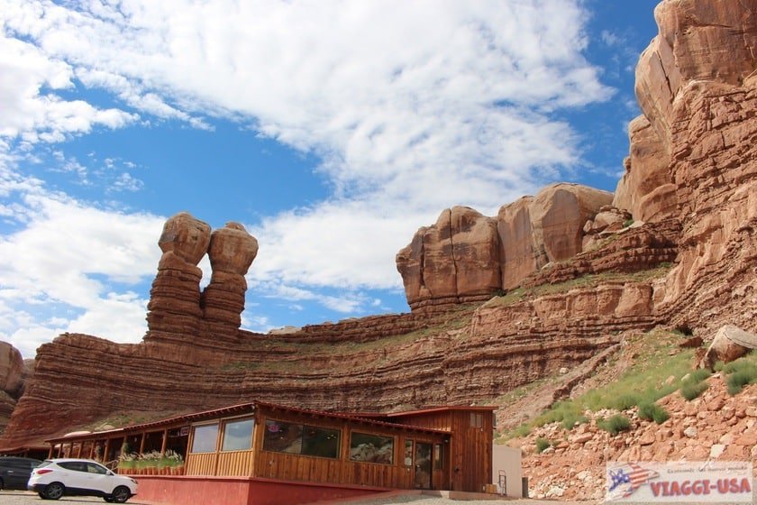 restaurants near monument valley