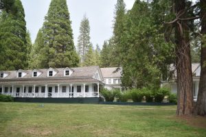 where to stay near yosemite