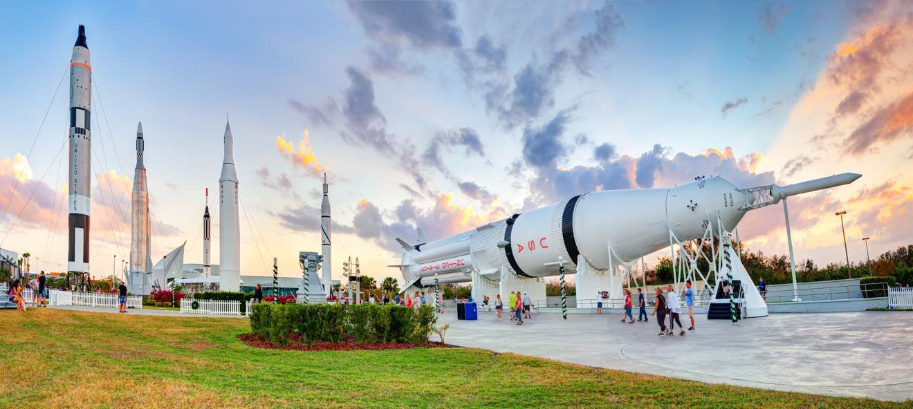 visit kennedy space center