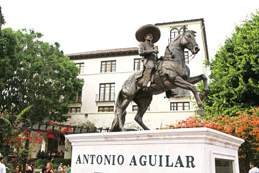 olvera street restaurant
