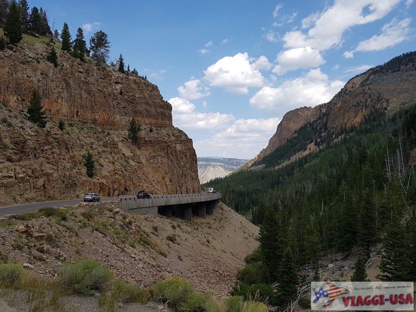 directions to mammoth hot springs