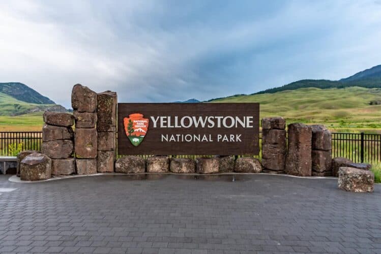 Which is the Best Entrance to Visit Yellowstone?